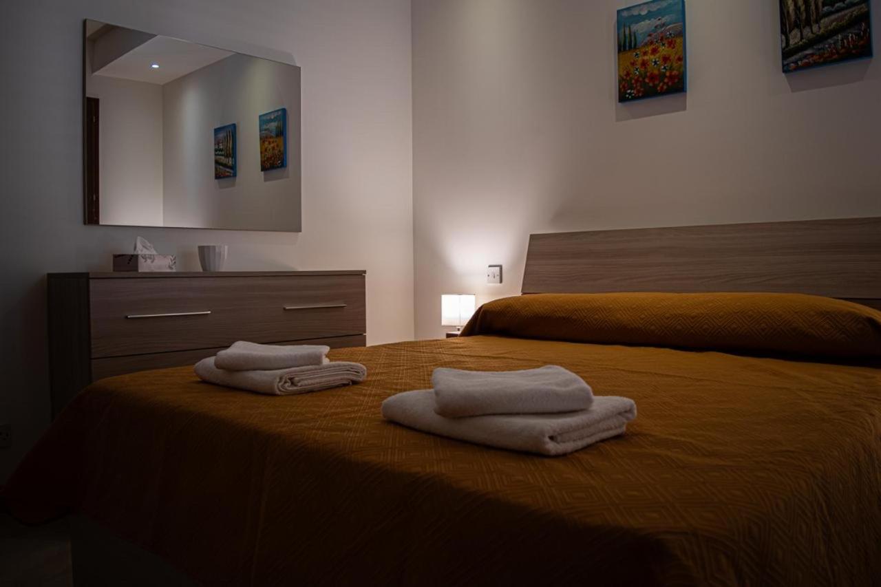 Chambray & Villa Mgarr