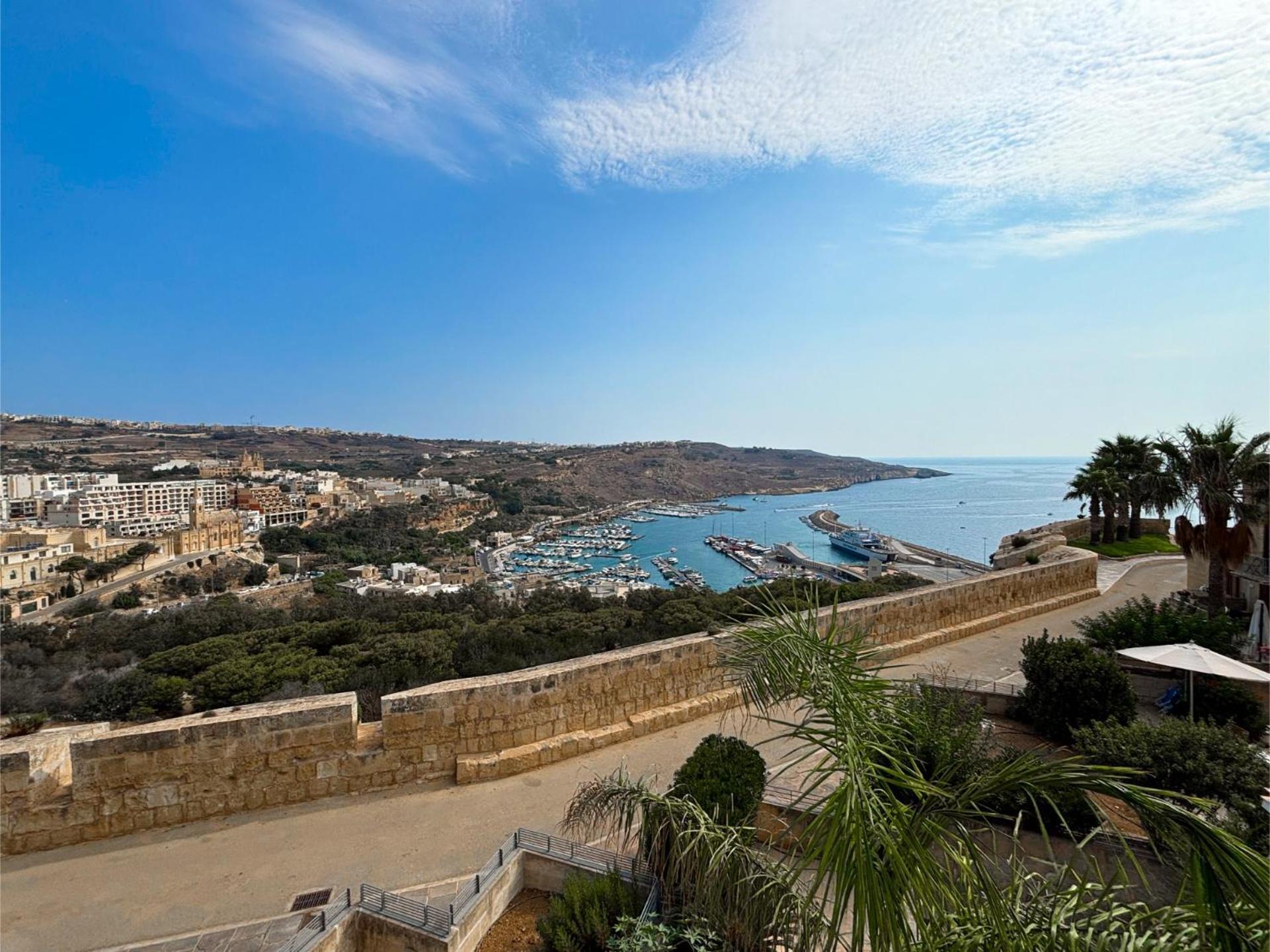 Villa Chambray & *